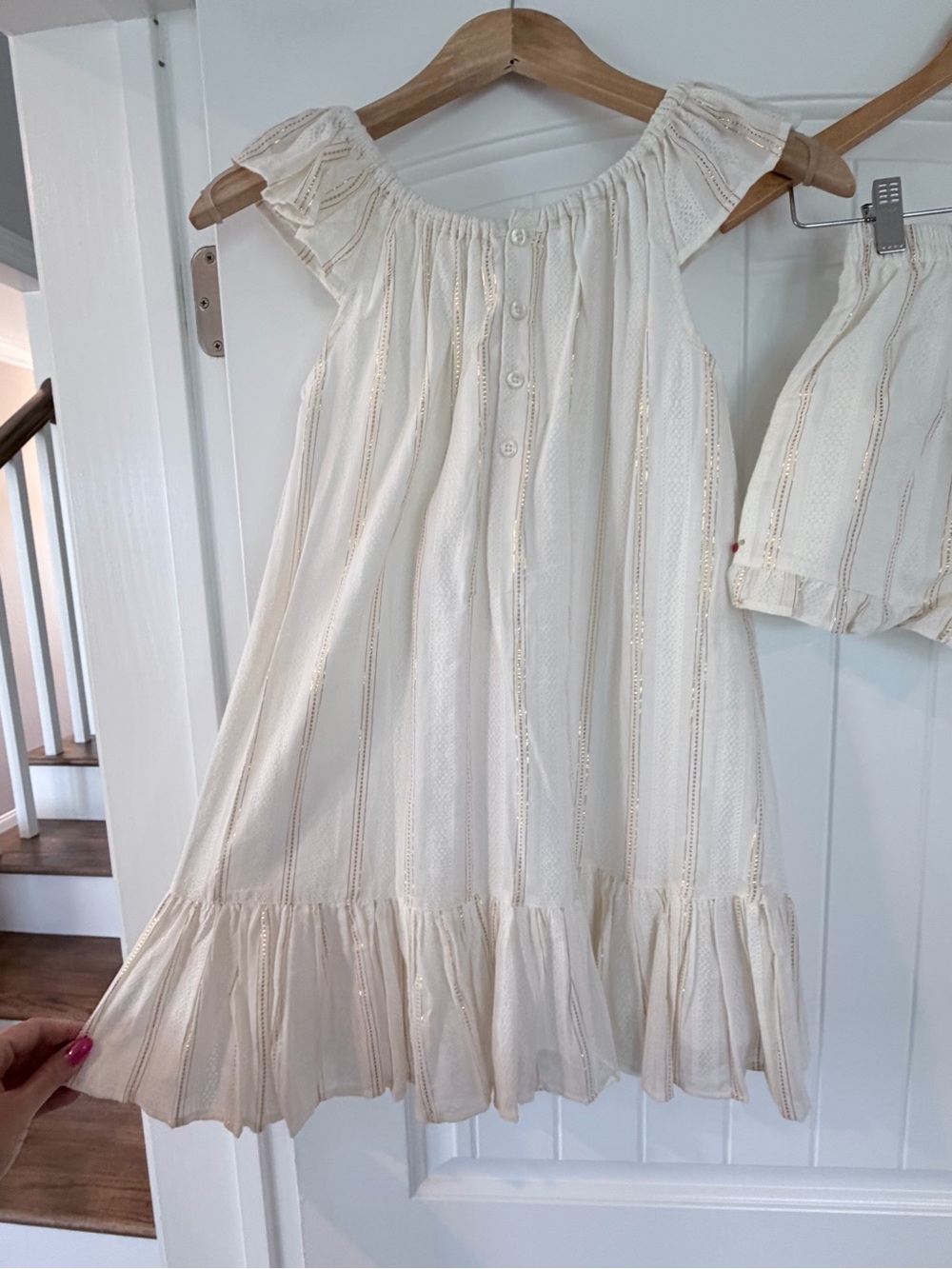 Well Dressed Wolf Cream Two-Piece Set with Gold Accents size 12 NWT - Picture 8 of 9